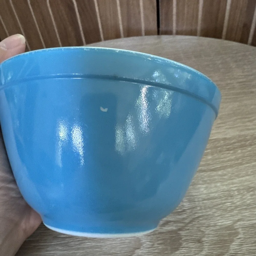 Vintage Pyrex 1 1/2 Pt. Turquoise Small Mixing Nesting Bowl #401